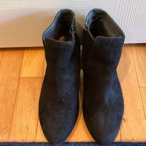EUC Abeo black suede boots